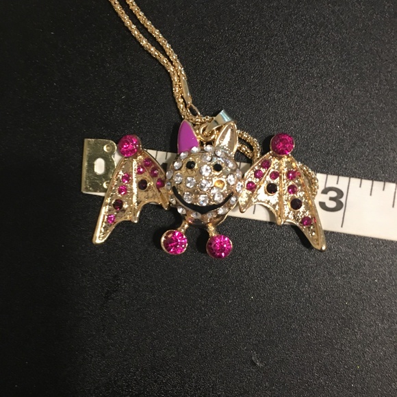 Bat Necklace NEW - Picture 5 of 7